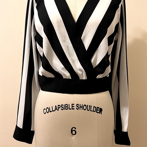 New striped wrapped front top - Picture 8 of 8